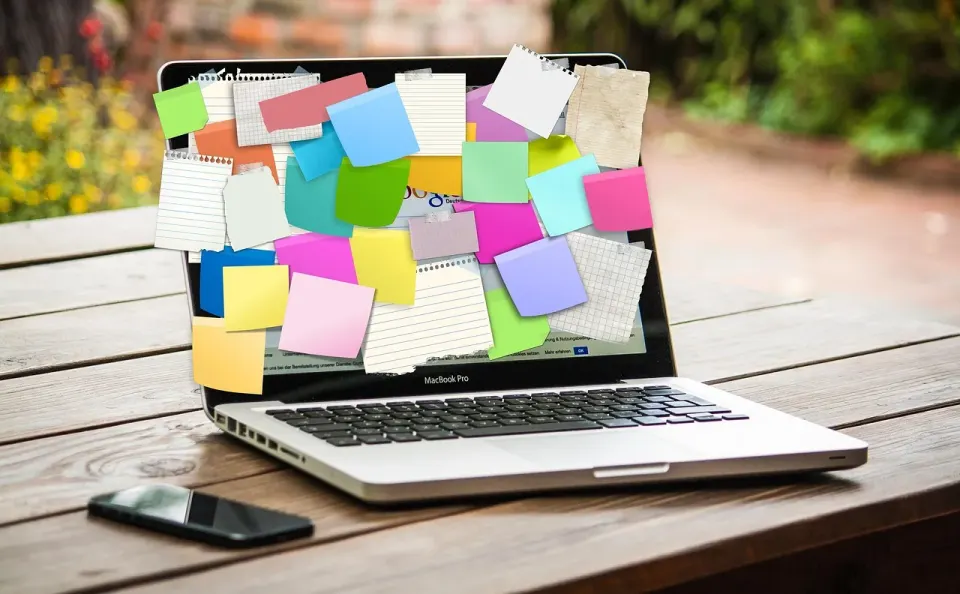 laptop, reminders, busy, stickies
